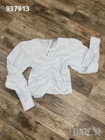 Бяла дамска блузка , снимка 1 - Блузи с дълъг ръкав и пуловери - 43861901