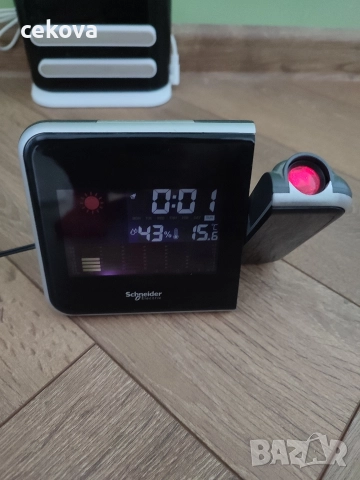 Прожекционен часовник