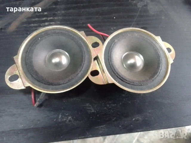 високо честотни говорители SONY  със 40 вата мощност и 6 ома съпротивление 