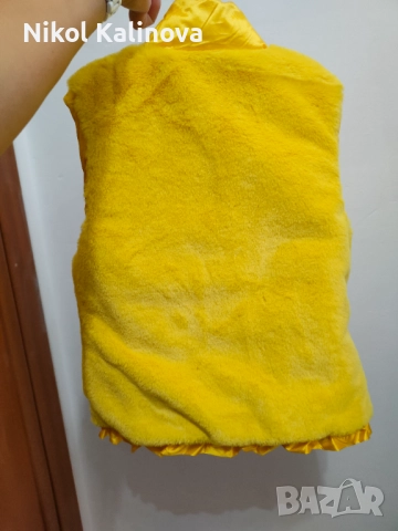 Двулицев елек Mayoral - лимонено жълт, снимка 2 - Детски якета и елеци - 52211901