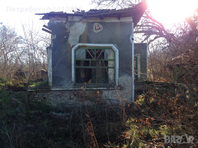 Парцел 1800 кв.м. и къща за основен ремонт в село Красен област Добрич 