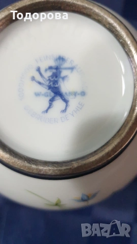 Порцеланова вазичка, снимка 5 - Декорация за дома - 53034119