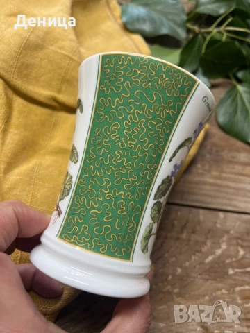 Чаша за чай от фин костен порцелан Crown Trent с ботаническа илюстрация „Ground Ivy“.  , снимка 8 - Чаши - 53311155