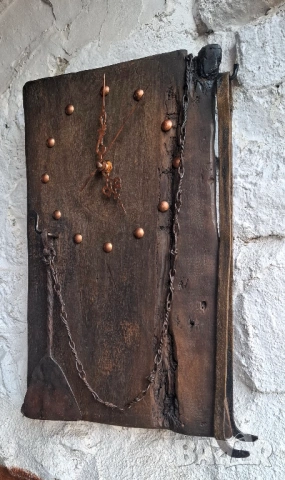 Стенен часовник-Старо дърво и Метал с дъх на Огнище, снимка 2 - Стенни часовници - 53396404