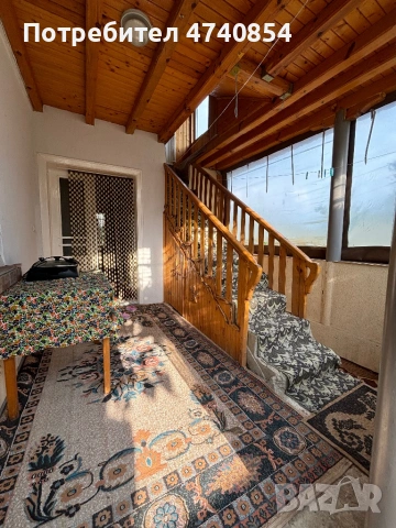 Двуетажна тухлена къща с таванска стая, двор и гараж в гр. Омуртаг, снимка 11 - Къщи - 53512135