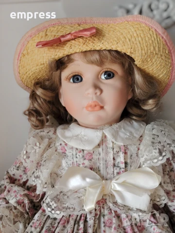 Порцеланова кукла от Alberon Rosie , снимка 4 - Колекции - 46113125