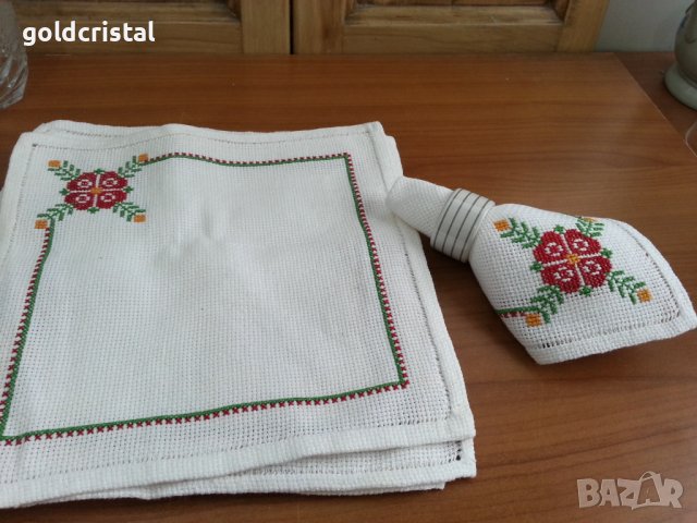 Текстилни салфетки ръчна бродерия , снимка 2 - Покривки за маси - 37347958