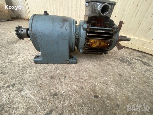 Редуктор с мотор