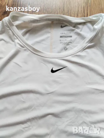Nike - страхотна дамска тениска S, снимка 2 - Тениски - 50366588