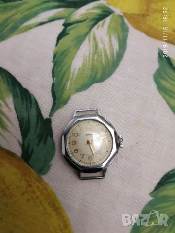 Стар руски часовник марка заря неработещ за части, снимка 1 - Антикварни и старинни предмети - 27088848