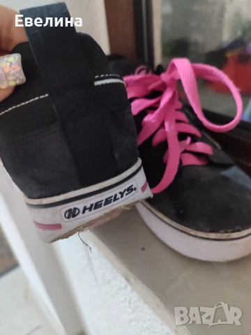 Детски обувки маратонки с колелца Heelys номер 36.5, снимка 10 - Детски маратонки - 51161706