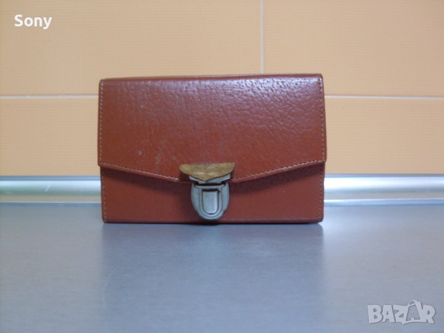 Стар луксозен несесер за бръснене.