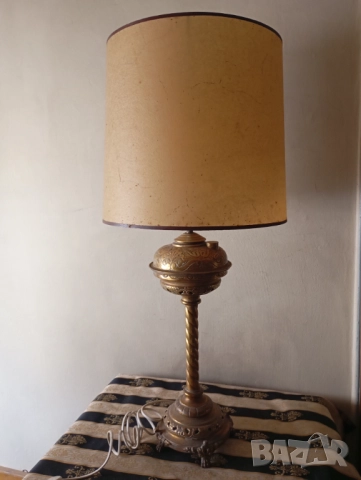 Винтидж настолна лампа