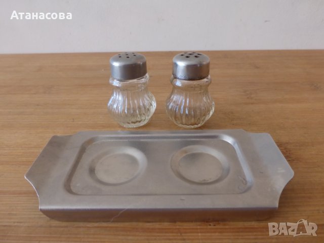 Комплект солница и пиперница с метална поставка, снимка 4 - Аксесоари за кухня - 43996895