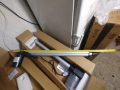 продавам два броя електрически амортисьори, снимка 8