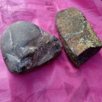 Метеорити,2 броя, истински , снимка 1 - Други ценни предмети - 40835646