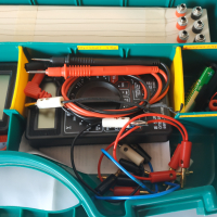 Лабораторен електрически комплект + два мултиметъра и кутия, снимка 6 - Други инструменти - 36572246