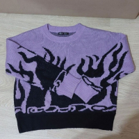 Лилав пуловер с пламъци, снимка 1 - Блузи с дълъг ръкав и пуловери - 44926588