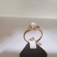 Златен пръстен с бяла перла , снимка 1 - Пръстени - 34678377