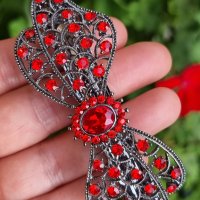 Луксозна шнола  с метален механизъм с червени кристали , снимка 2 - Аксесоари за коса - 39043746