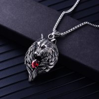 Викингски медальон с вълк и рубин, снимка 2 - Колиета, медальони, синджири - 40762045