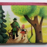 Панорамна книжка "Малката Червена Шапчица" - 1979г., снимка 11 - Детски книжки - 44010737