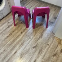 Детски розови столчета , снимка 1 - Столчета за хранене - 43946397