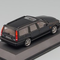 Volvo T5-R 1996 - мащаб 1:43 на Solido моделът е нов в PVC дисплей-кейс, снимка 4 - Колекции - 43819629