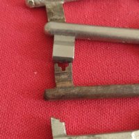 Лот ключове  стари редки за колекционери катинар, брава, куфар, резец 29251, снимка 6 - Антикварни и старинни предмети - 37408174