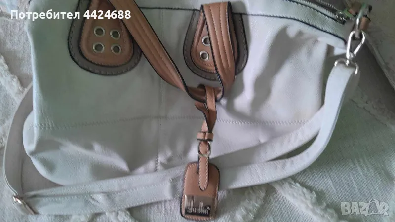 Много запазена функционална дамска чанта. БЯЛА., снимка 1