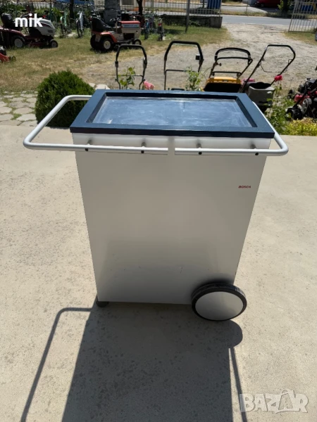Малка витрина - Количка Bosch , снимка 1