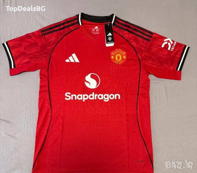 Футболен екип на Manchester United, 2025/2026., снимка 1