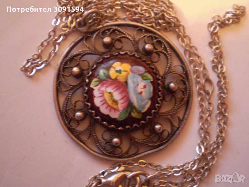 Ретро медальон посребрен филигран с порцелан, снимка 1