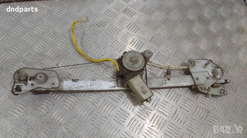 Стъклоповдигач Mazda 626(преден десен)	, снимка 1