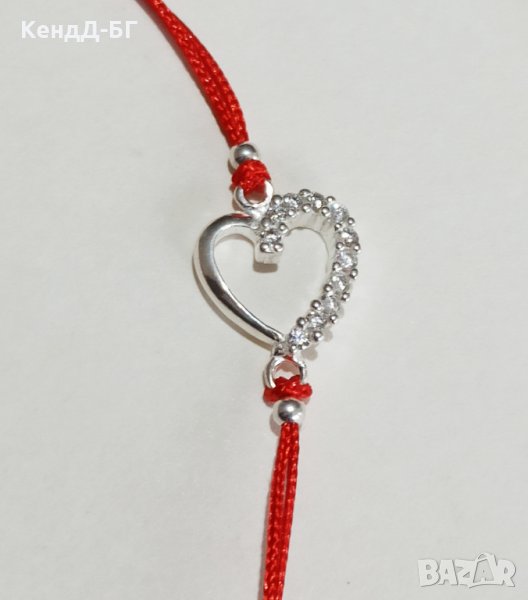 Гривничка от червен конец и сребърни елементи за късмет и против уроки, снимка 1
