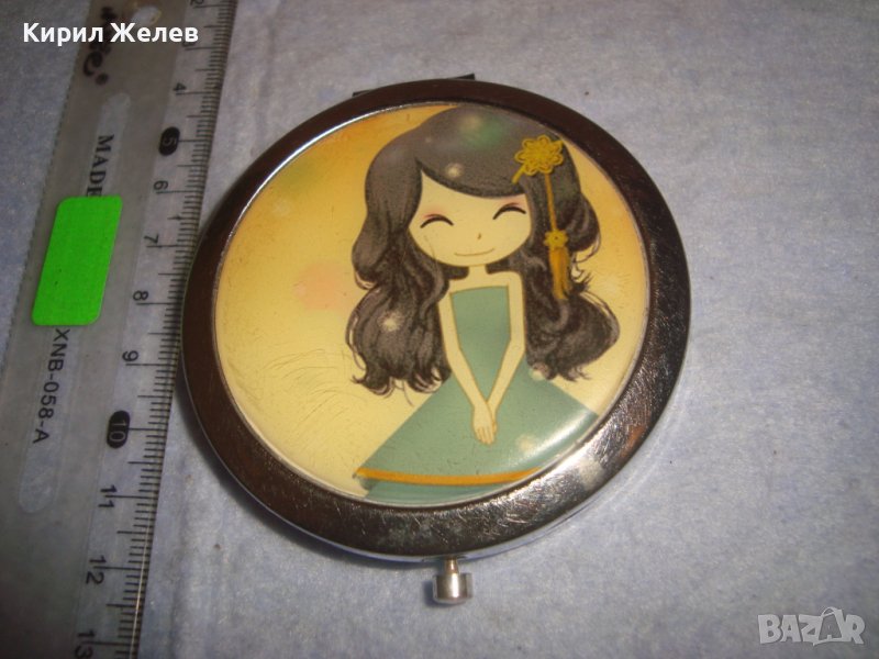 СИМПАТИЧНО МОМИЧЕШКО МАЛКО ДЖОБНО ДАМСКО МЕТАЛНО КРИСТАЛНО МОДНО АРТ ОГЛЕДАЛЦЕ 32230, снимка 1