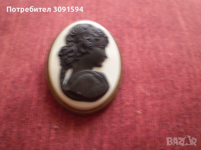 	Брошка Камея твърда черна и бяла  пластмаса, снимка 3 - Други ценни предмети - 39119854