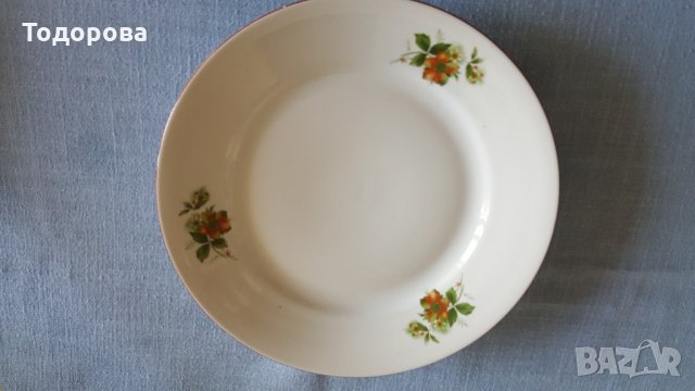 Порцеланови чинии- 2 броя, снимка 7 - Чинии - 33499789