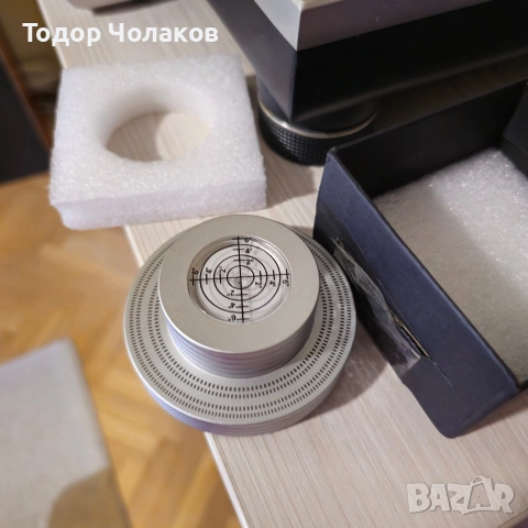 Клампа Record Aluminum Stabilizer with Bubble Level Silver Cтабилизатор, снимка 13 - Грамофони - 53393570