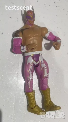 Екшън фигура WWE Sin Cara Син Кара Basic Series Pink Lucha играчка, снимка 5 - Колекции - 48360755