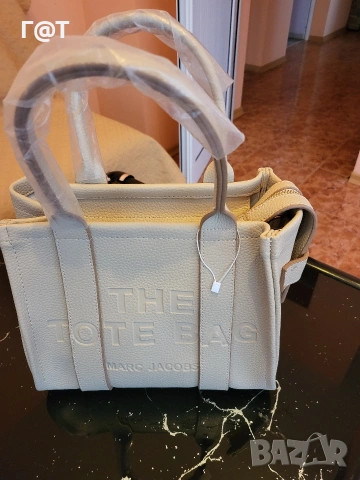 нова дамска чанта, снимка 2 - Чанти - 53481236