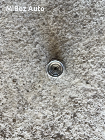 Датчик прекъсвач налягане климатик VW Touaran Туаран, снимка 2 - Части - 51825775