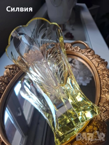 Ваза, снимка 2 - Антикварни и старинни предмети - 53033527