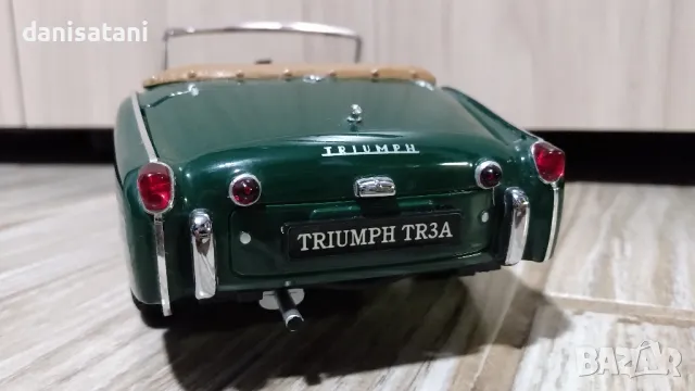 Колекционерски модел на Автомобил Triumph TR3A, снимка 2 - Колекции - 48766249