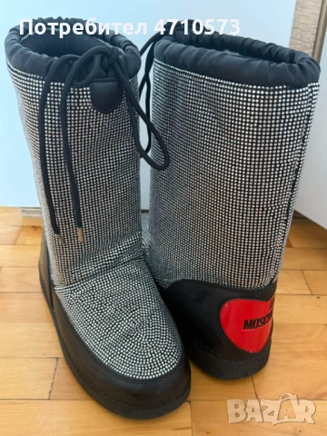 LOVE MOSCHINO № 37/38  Дамски апрески с декоративни камъни и лого 