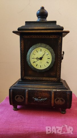 Настолен ретро часовник. , снимка 1 - Антикварни и старинни предмети - 39701739