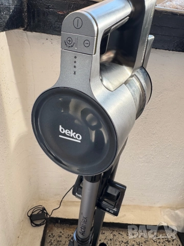 2 в 1 Вертикална Безжична Прахосмукачка BEKO VRT 94929 VI, 450W + Стойка!, снимка 9 - Прахосмукачки - 52722318
