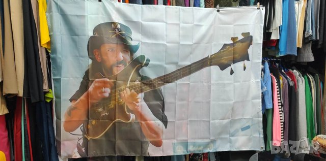 Lemmy  стреля с неговия Rickenbacker бас-голям интериорен транспарант, снимка 2 - Китари - 40742987