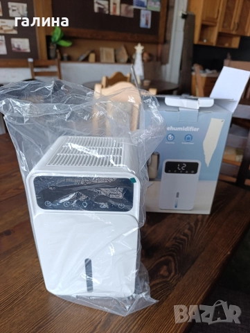 Мини влагоабсорбатор нов, тих с LCD дисплей и 12-часов таймер, снимка 2 - Овлажнители и пречистватели за въздух - 52673035