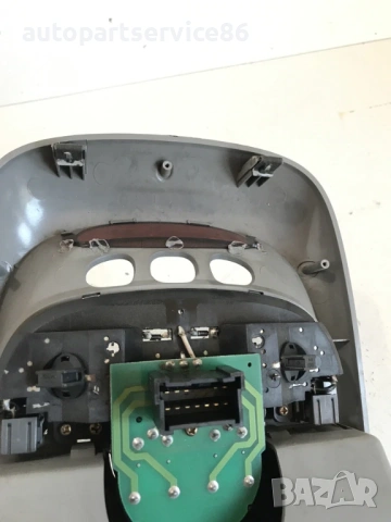 Вътрешна предна лампа за KIA Sedona 2.9 CRDi (2002-2006) OK53E51410, снимка 3 - Части - 53287529